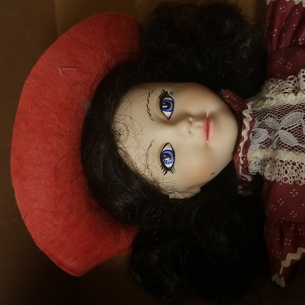COLLECTIBLE VINTAGE DOLL, 1989 14" Marjorie by Robin Woods, NWT